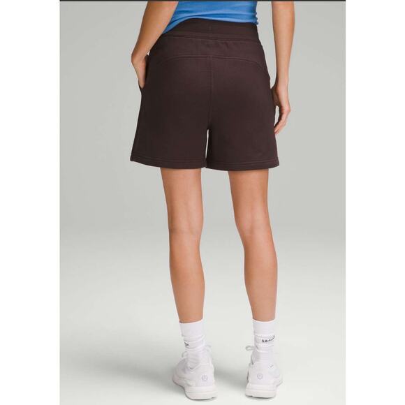 NWT Lululemon Scuba High-Rise Short 5"
Espresso 8 RARE - Picture 3 of 5